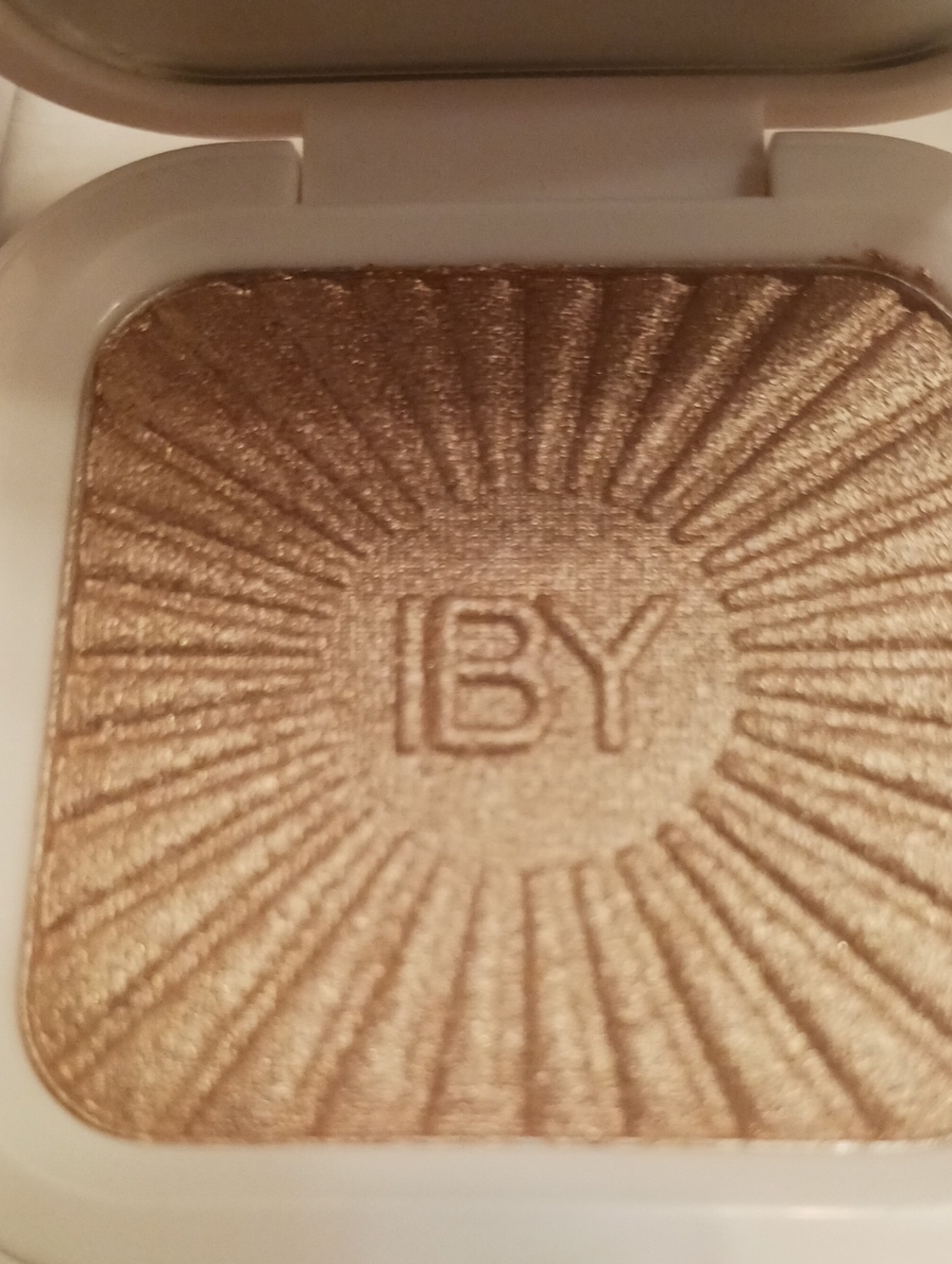 IBY Beauty Radiant Glow Highlighter Powder -24 K Magic NEW - Picture 2 of 2